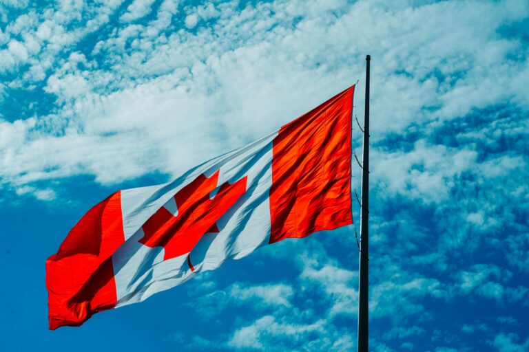 Drapeau Canada Jour de la Reine