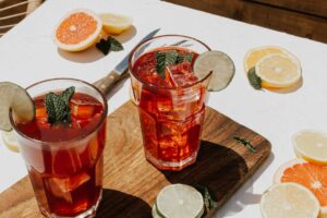 Verres de boissons remplis
